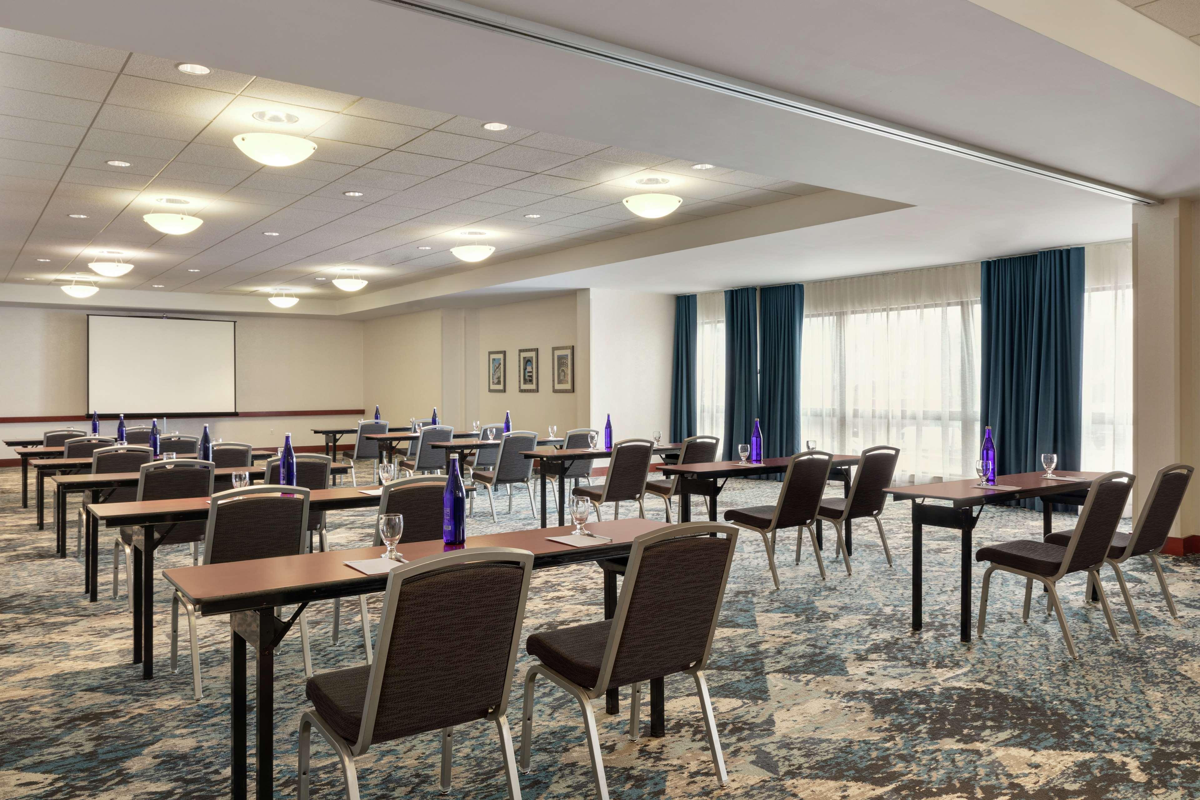 Hilton Garden Inn Troy Exterior photo