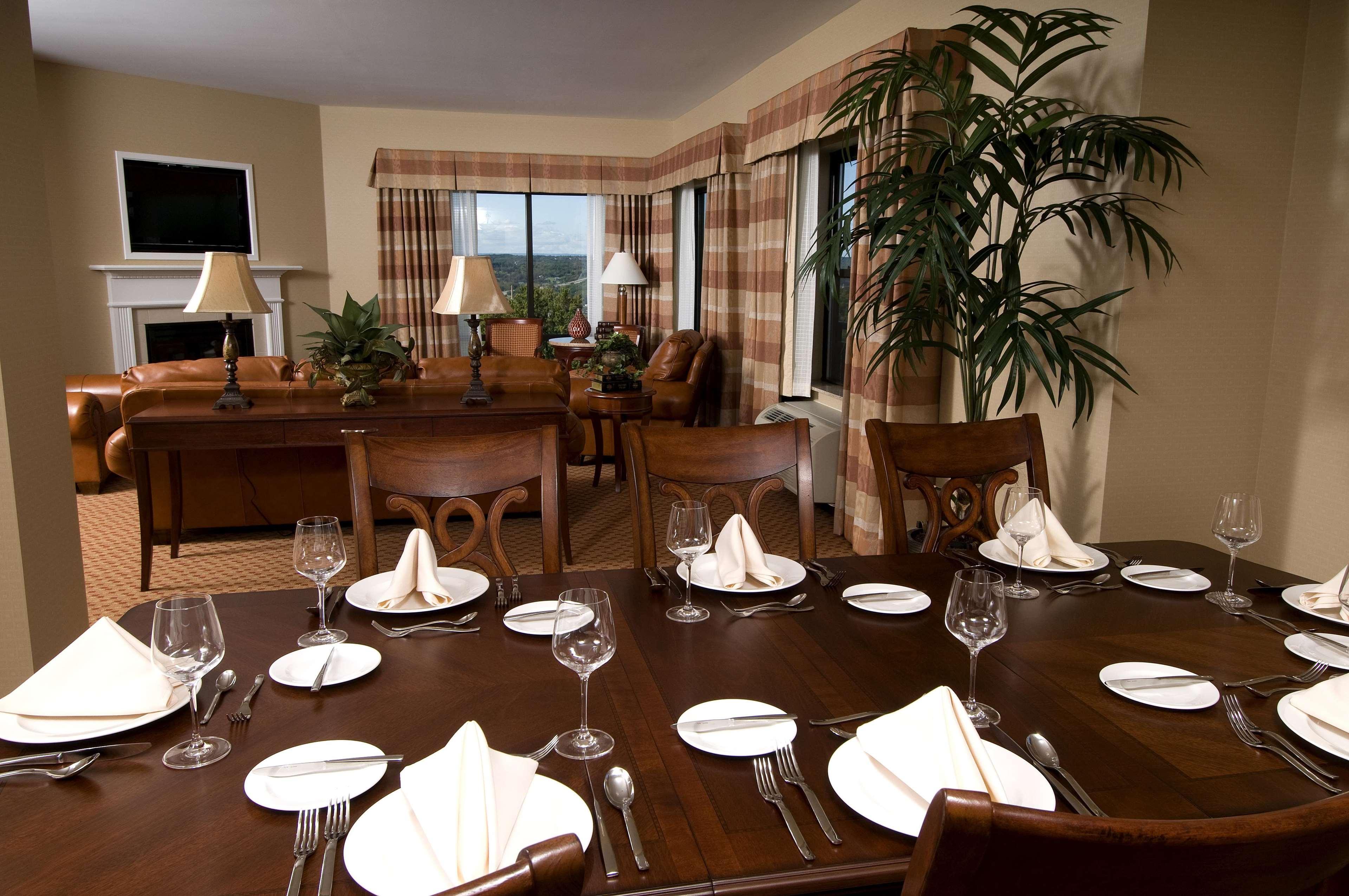 Hilton Garden Inn Troy Restaurant photo